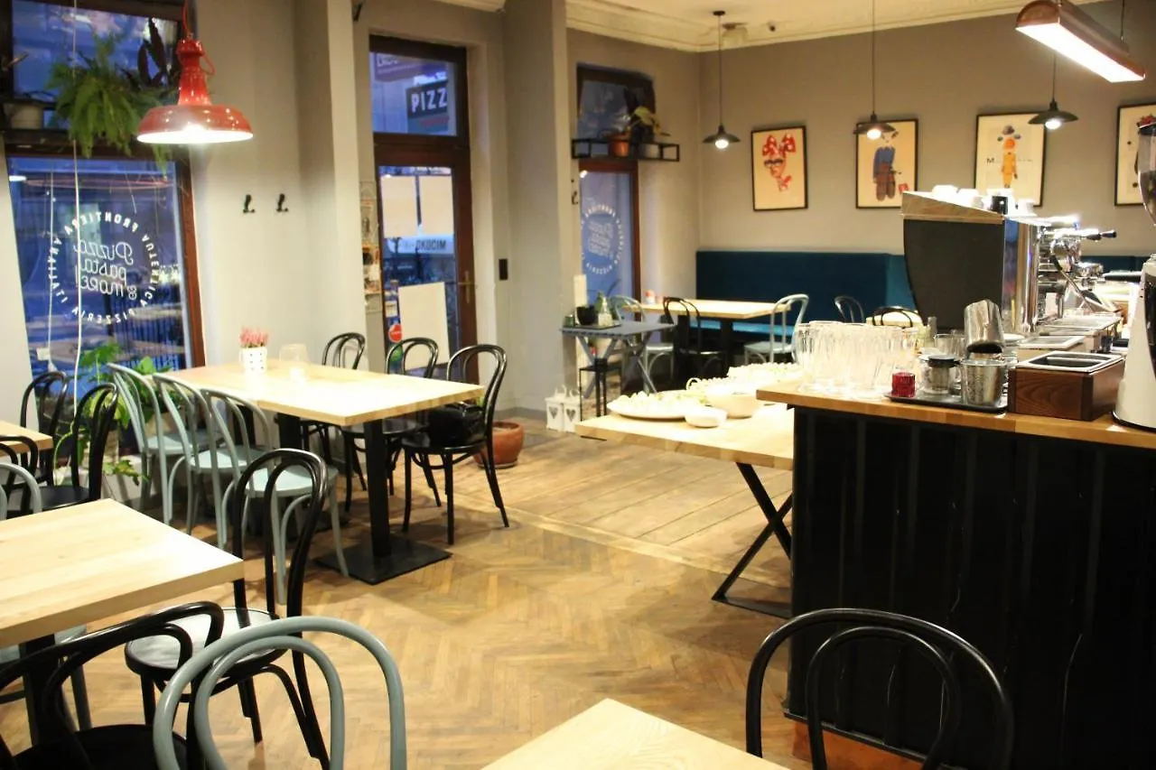 Blooms Inn - City Center Poznan By Friendly Apartments Польша