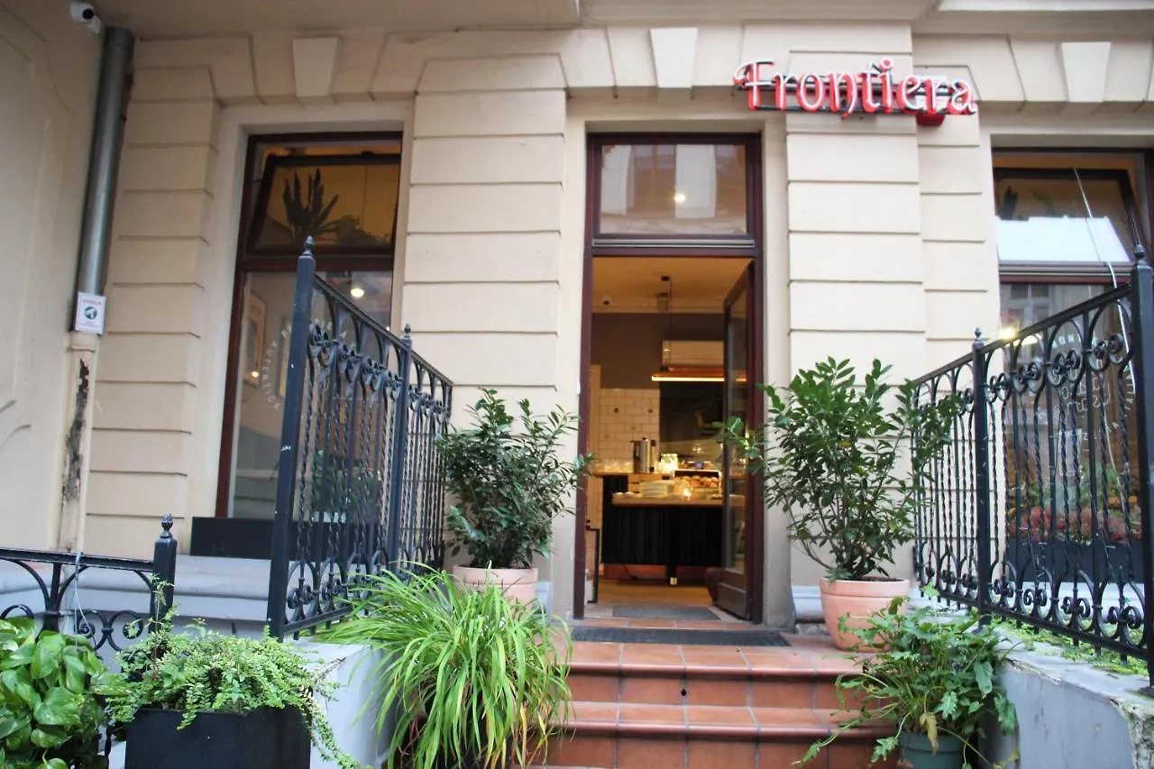 Blooms Inn - City Center Poznan By Friendly Apartments Апарт-отель