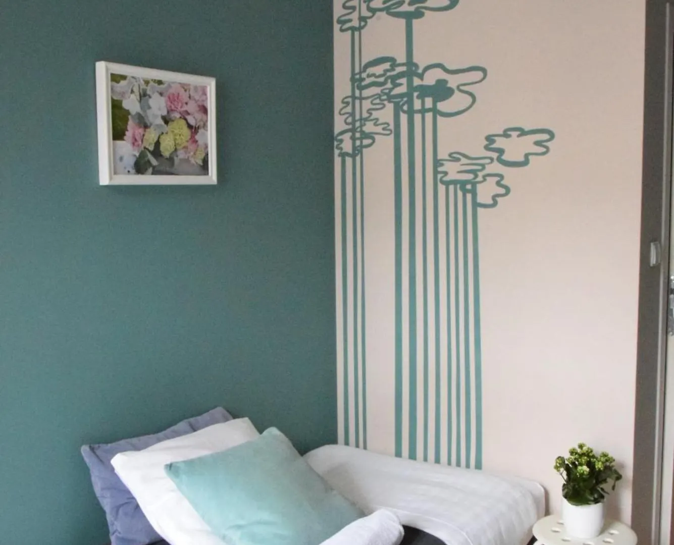 Blooms Inn - City Center Poznan By Friendly Apartments