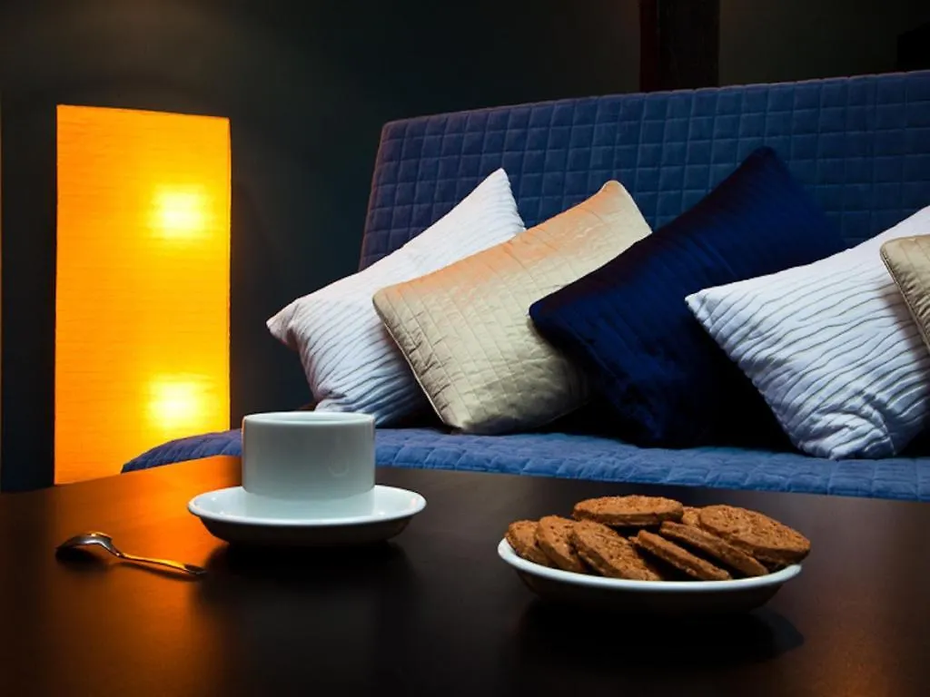 Blooms Inn - City Center Poznan By Friendly Apartments