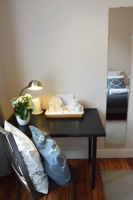 Blooms Inn - City Center Poznan By Friendly Apartments