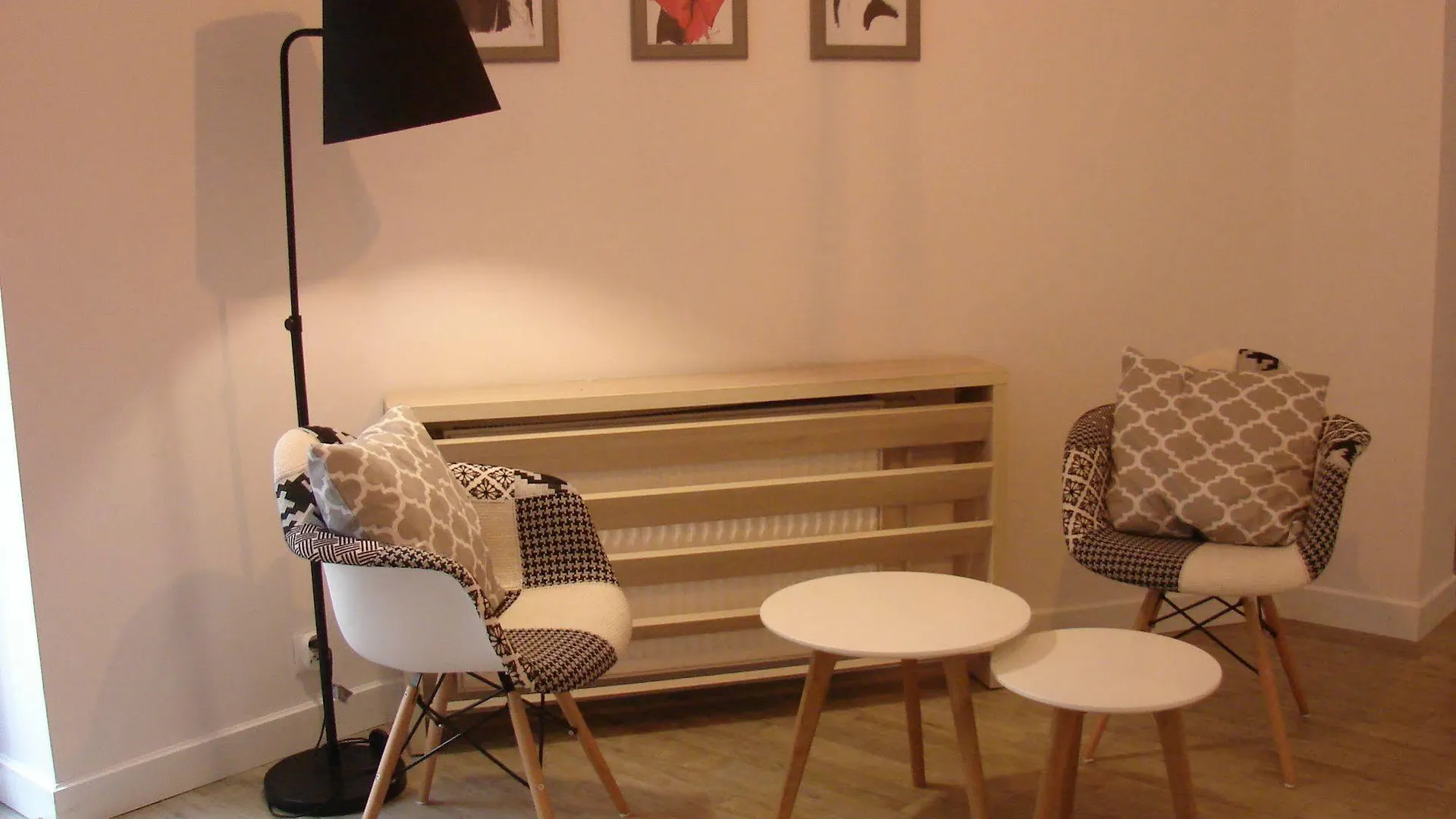 Blooms Inn - City Center Poznan By Friendly Apartments