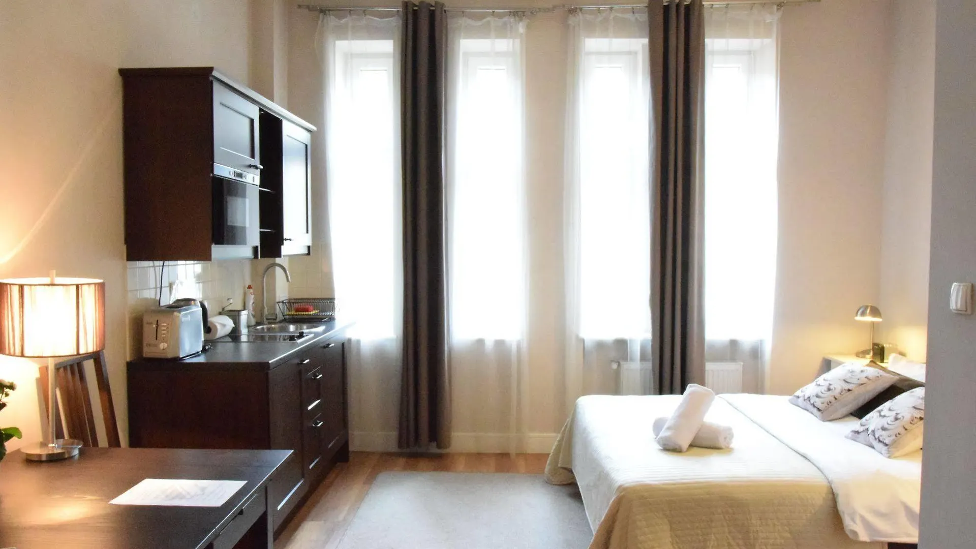 Апарт-отель Blooms Inn - City Center Poznan By Friendly Apartments