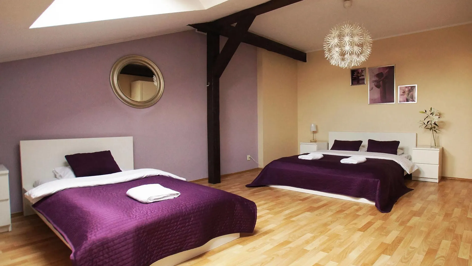 Blooms Inn - City Center Poznan By Friendly Apartments 0*,