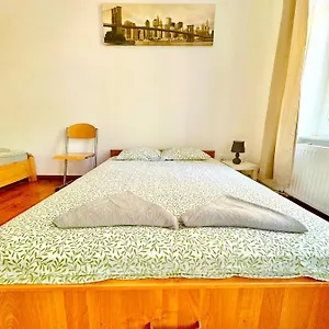  Hostel Atlas' House