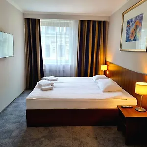 https://hit-hotel.warsawhotelspoland.com