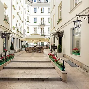 **** Apartmanhotel St. Andrew's Palace Lengyelország